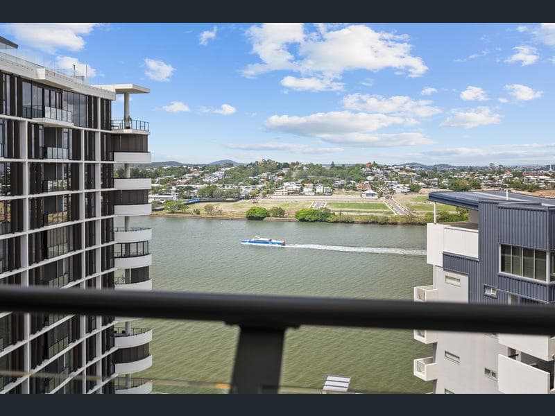 51307/37b Harbour Road, Hamilton — photo 1 of 5