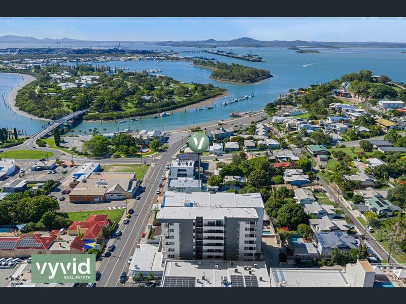 12/30 Goondoon Street, Gladstone Central — photo 1 of 5