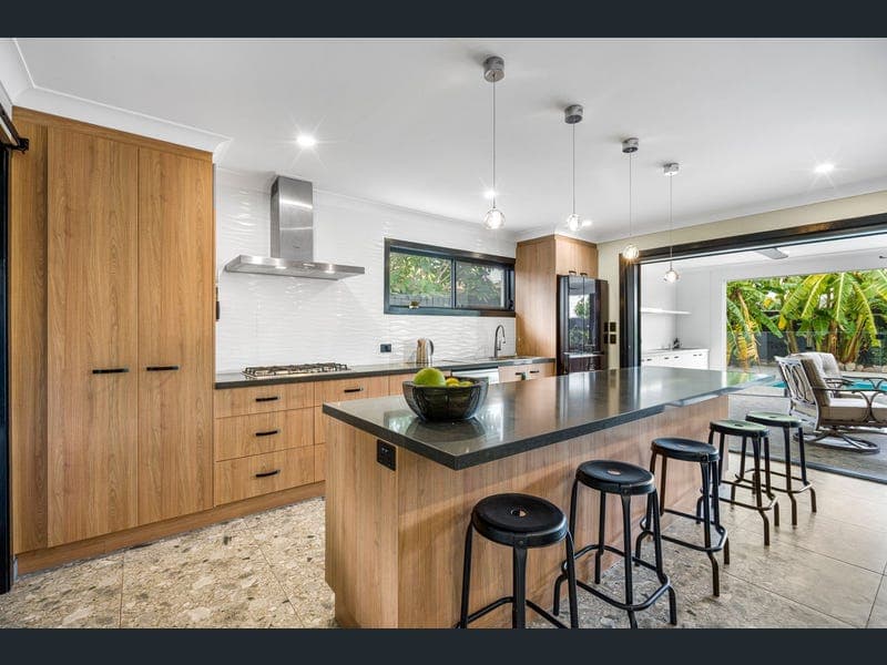 112 Barbaralla Drive, Springwood — photo 1 of 5