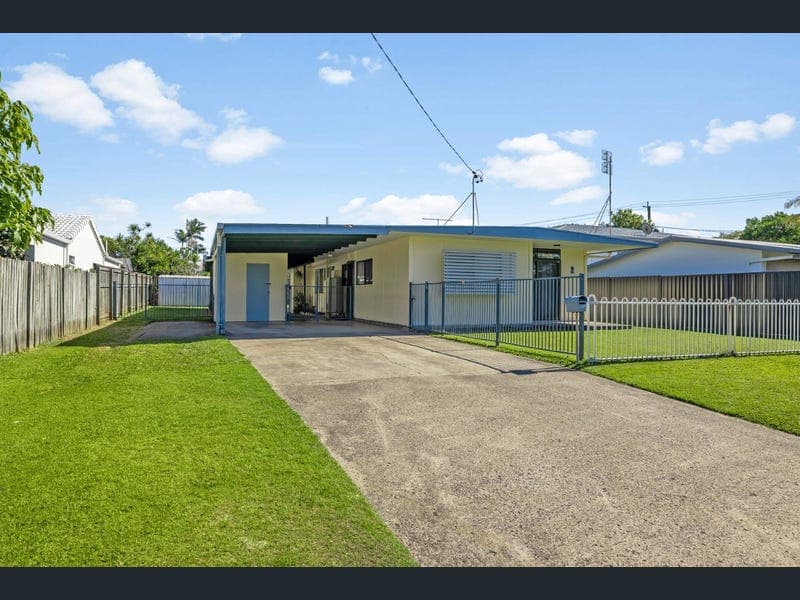 2 Crown Street, Currimundi — photo 1 of 5