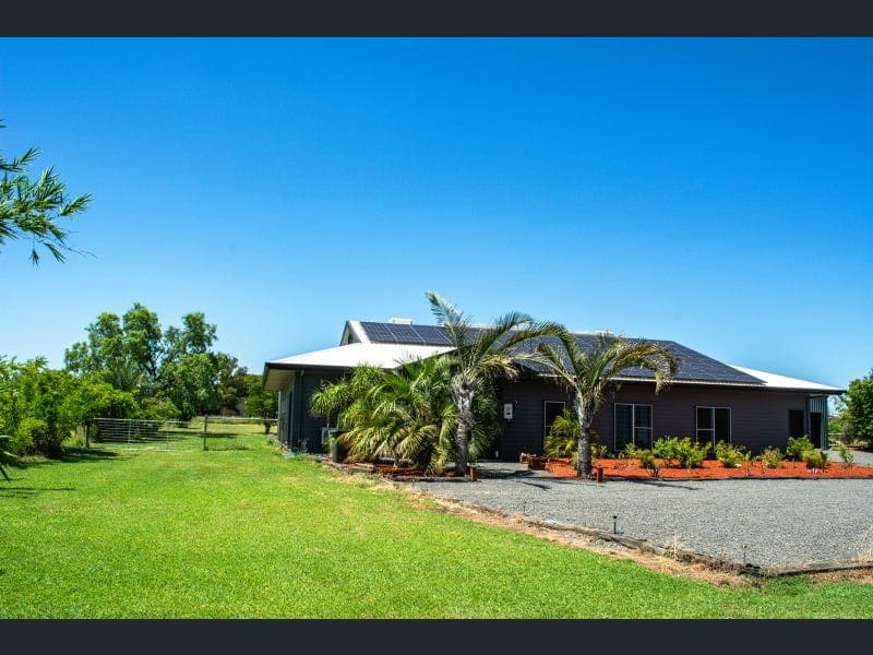 33 Acacia Street, Blackwater — photo 1 of 5