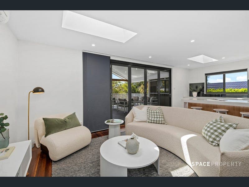 19 Maryland Street, Stafford Heights — photo 1 of 5