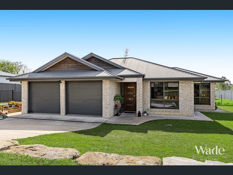 31 MONCRIEFFE Street, Warwick — photo 1 of 5