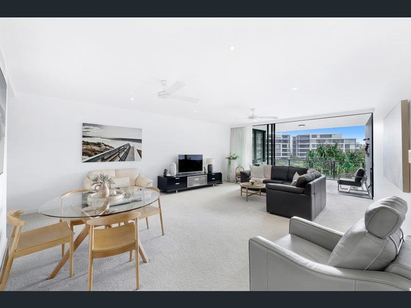 2303/323 Bayview Street, Hollywell — photo 1 of 5