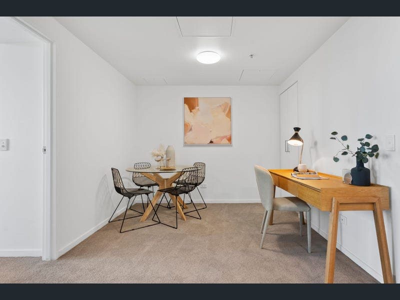 30305/2 Harbour Road, Hamilton — photo 1 of 5