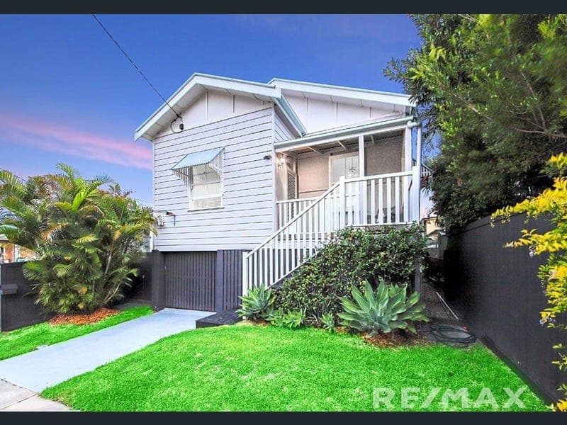 50 Walnut Street, Wynnum — photo 1 of 5