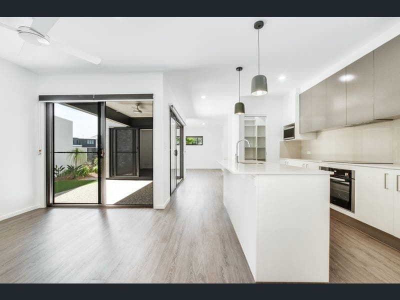 11 Claremont Drive, Maroochydore — photo 1 of 5