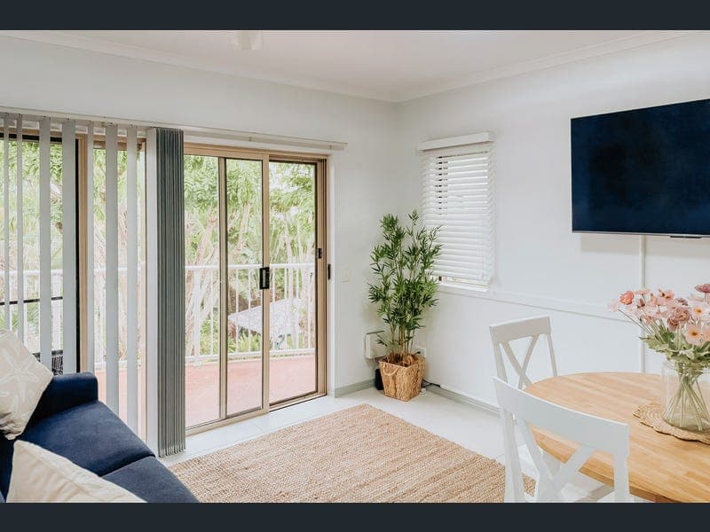 31/129-135 Oleander Street, Holloways Beach — photo 1 of 5