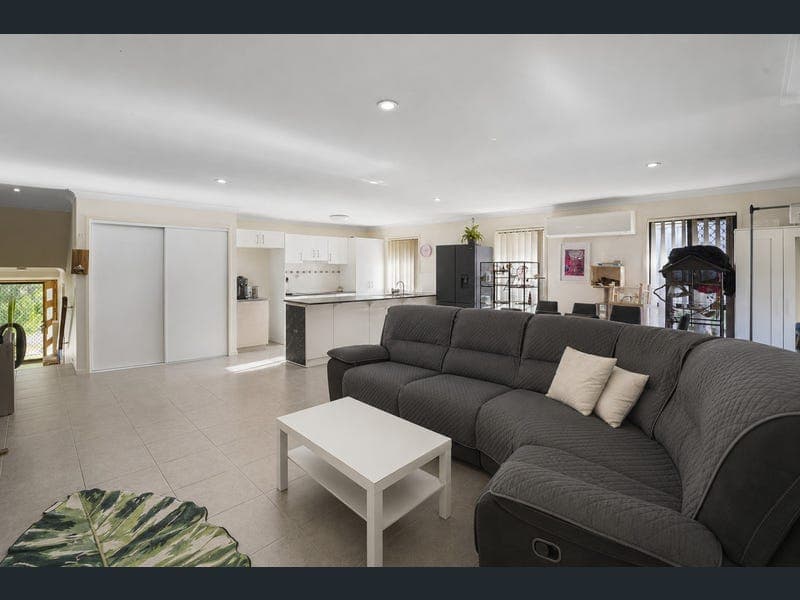 1 Willow Rise Drive, Waterford — photo 1 of 5