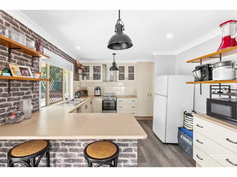 11 Landerer Close, Gracemere — photo 1 of 5