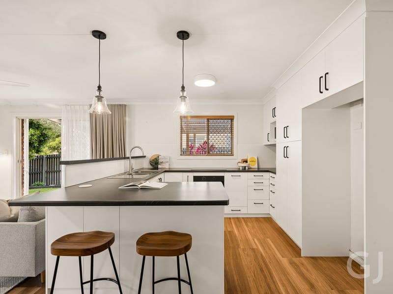 4/40 Barron Street, Gordon Park — photo 1 of 5