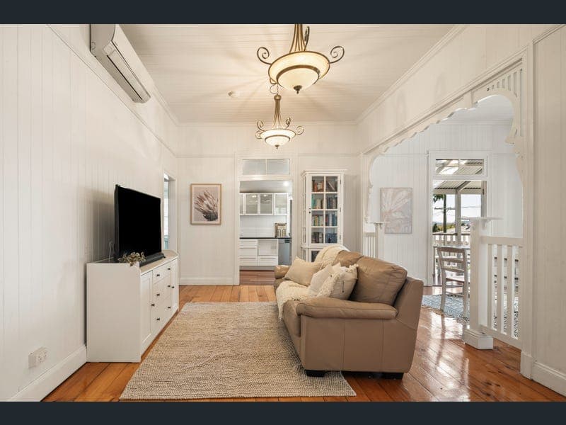 28 Tamworth Street, Annerley — photo 1 of 5
