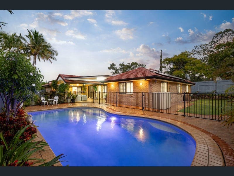 13 Camberwell Place, Forest Lake — photo 1 of 5