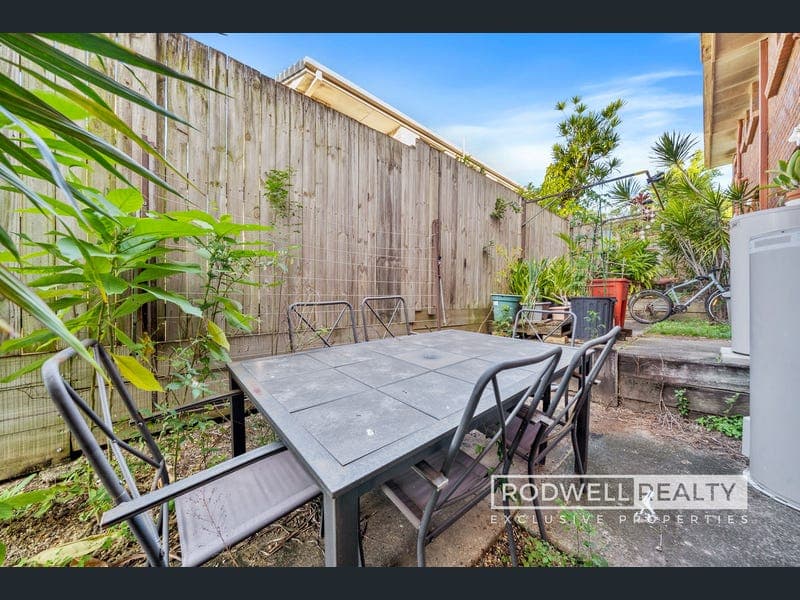19/15 Smith Road, Woodridge — photo 1 of 5