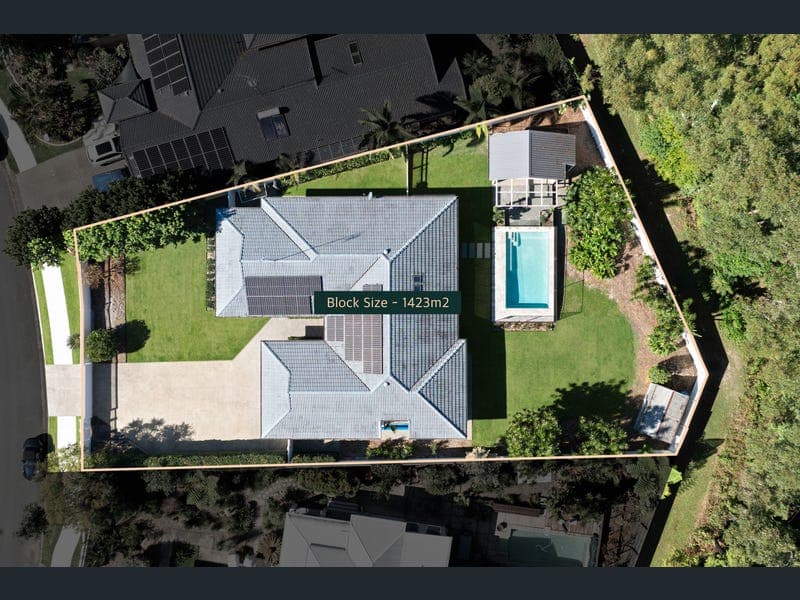 17 Adori Drive, Mountain Creek — photo 1 of 5