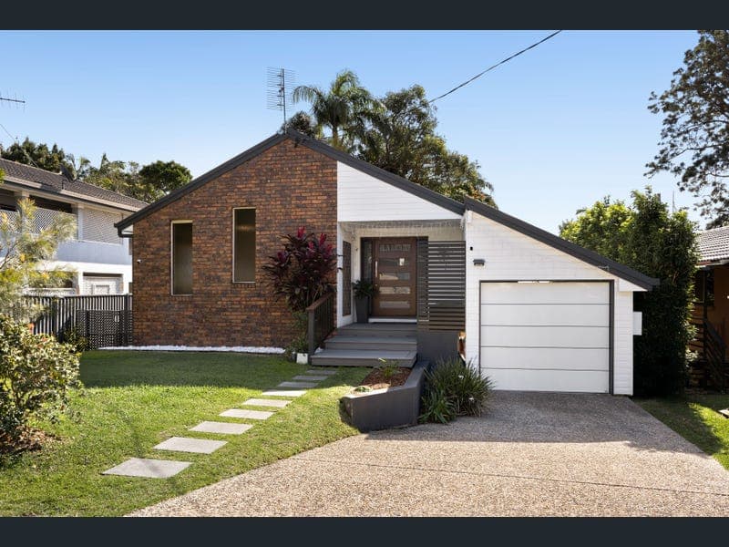 19 Oloway Crescent, Alexandra Headland — photo 1 of 5