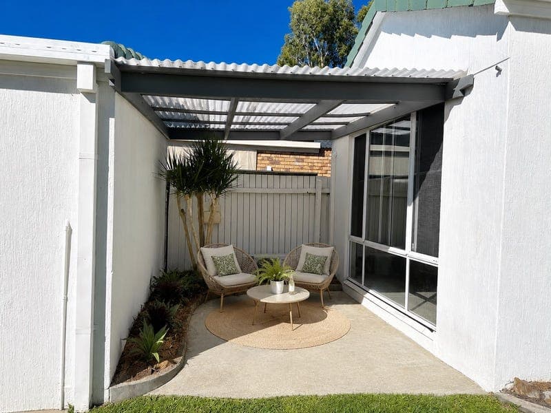7 River Oak Drive, Helensvale — photo 1 of 3