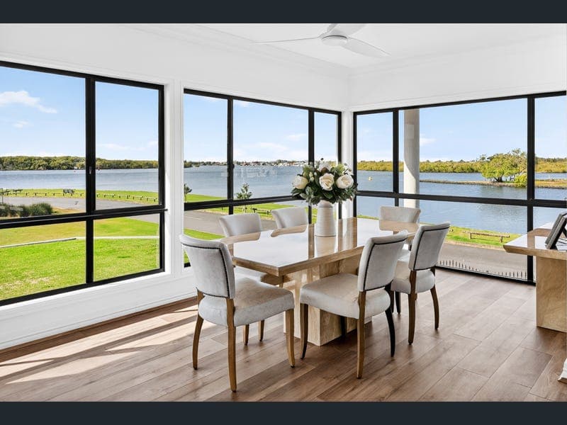 14 Pool Street, Hope Island — photo 1 of 5