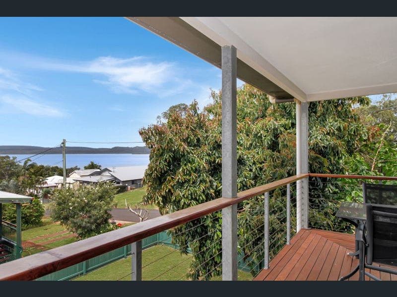 38 Leonie Crescent, Lamb Island — photo 1 of 5