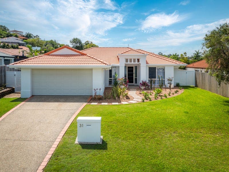 31 Lancashire Drive, Mudgeeraba — photo 1 of 5