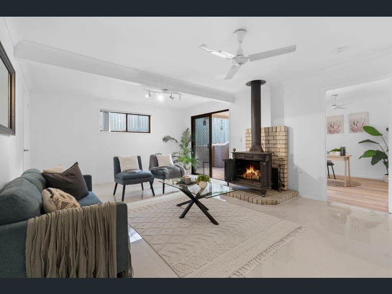 47 Gamenya Drive, Springwood — photo 1 of 5