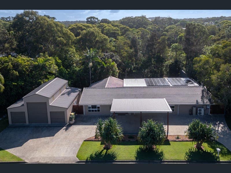 125 Roderick Street, Moffat Beach — photo 1 of 5