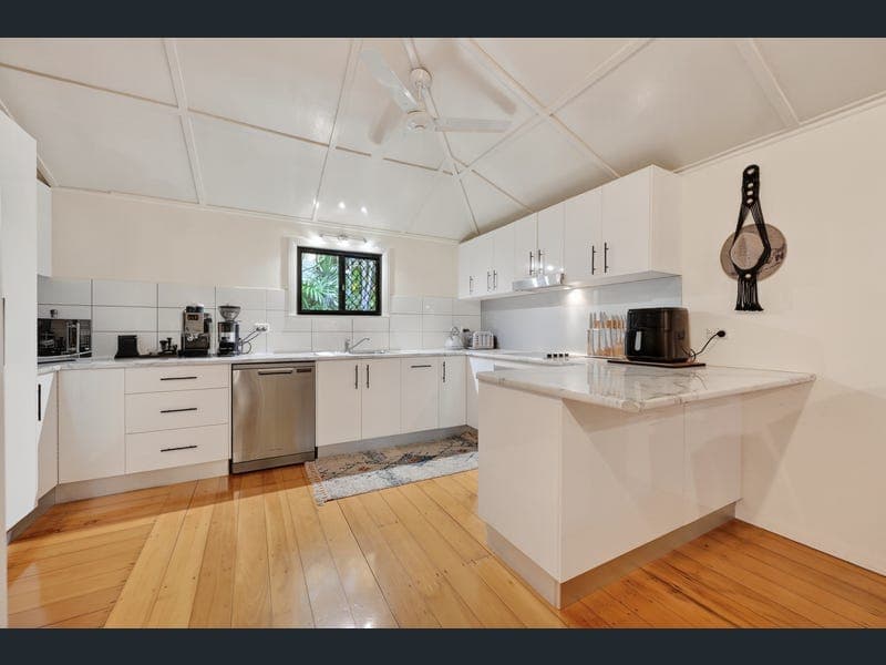 2a Baldey Street, Hyde Park — photo 1 of 5