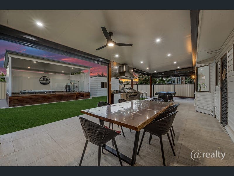 12 Federation Drive, Bray Park — photo 1 of 5