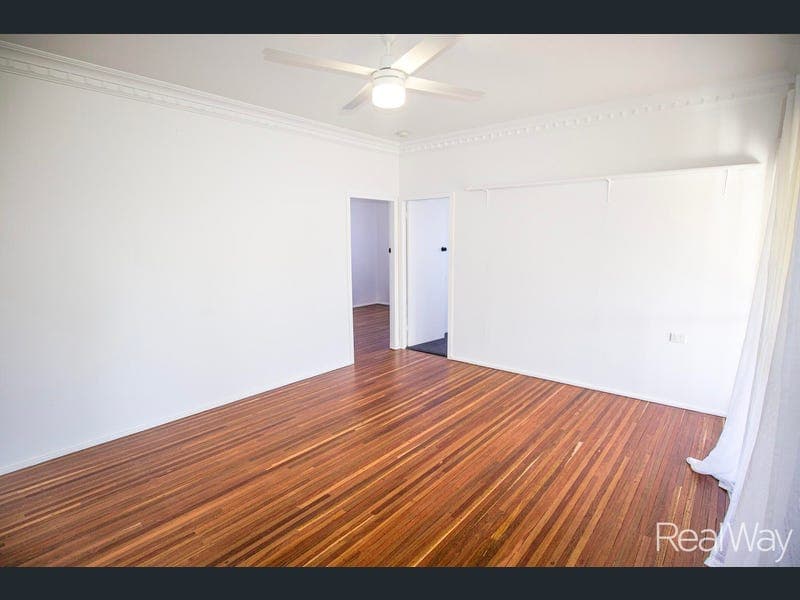 2 Logan Street, Norville — photo 1 of 5