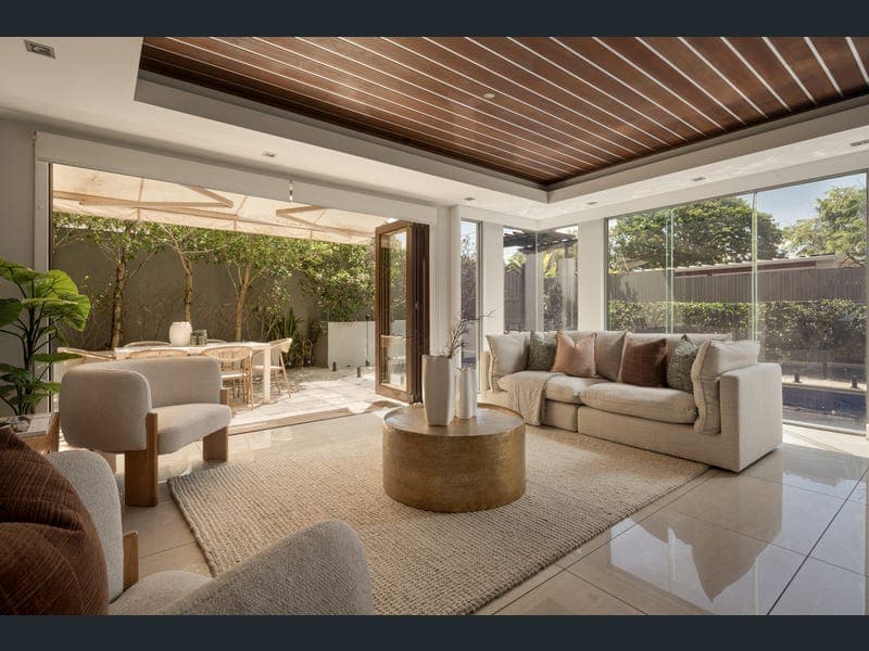 8 Beaufort Lane, Clayfield — photo 1 of 5