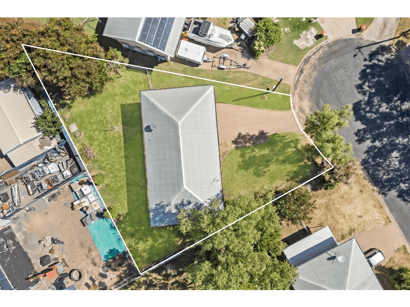 2 Eric Court, Emerald — photo 1 of 5