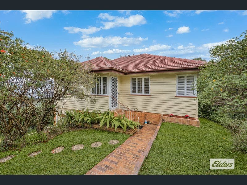 84 Sizer Street, Everton Park — photo 1 of 5