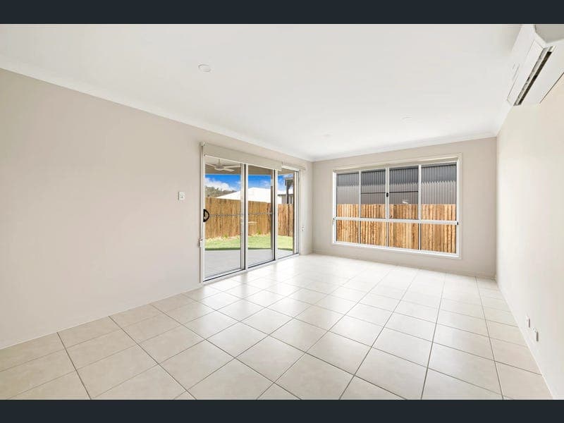 32 Radcliffe Crescent, Glenvale — photo 1 of 5