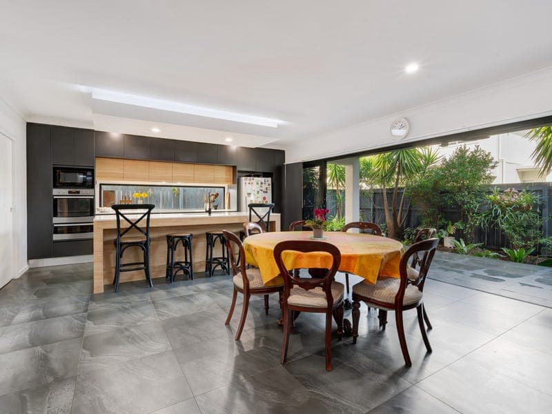 11 Prime Parade, Birtinya — photo 1 of 5