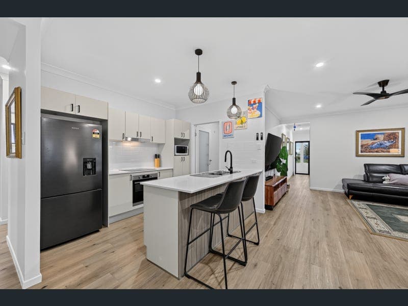 13 Huntsmans Crescent, Shaw — photo 1 of 5
