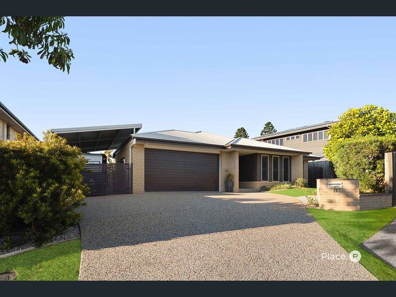 12 Summit Place, Wynnum West — photo 1 of 5