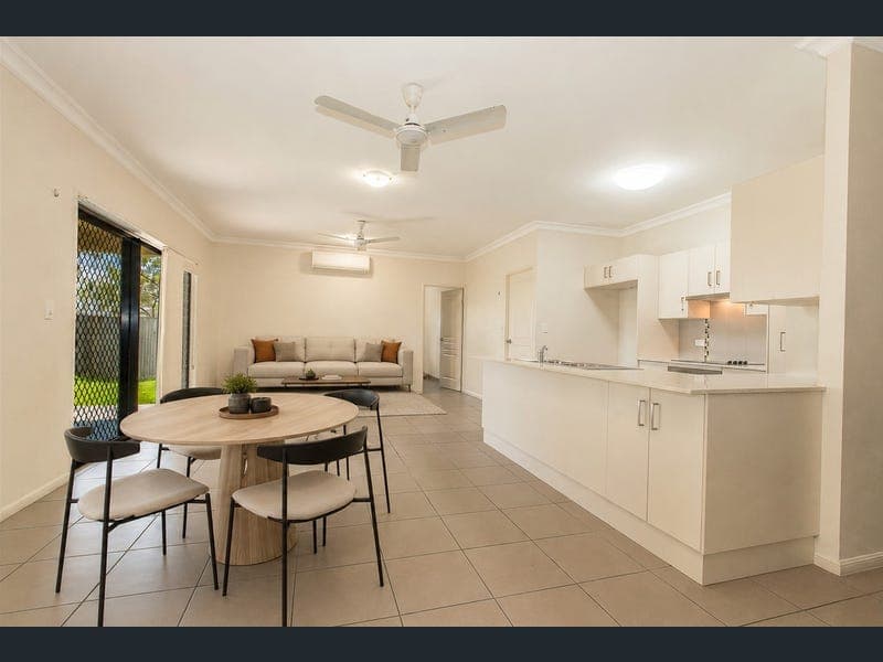 31 Raynesford Drive, Mount Louisa — photo 1 of 5