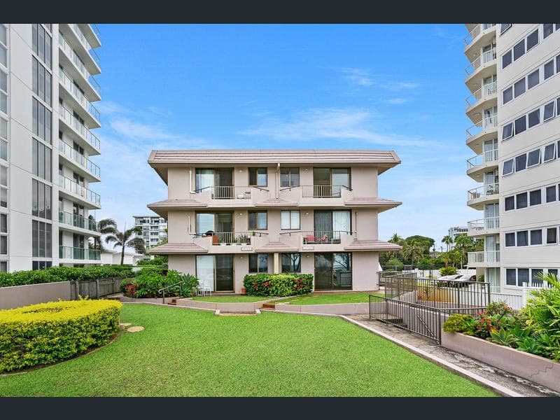 6/22 Musgrave Street, Coolangatta — photo 1 of 5