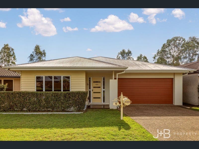 5 Conimbla Crescent, Waterford — photo 1 of 5
