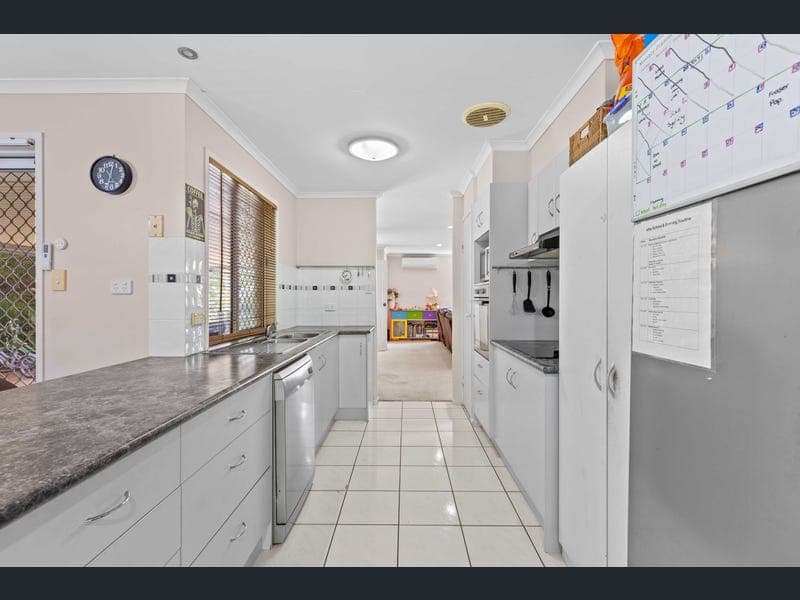 2 Frangipanni Close, Tinana — photo 1 of 5