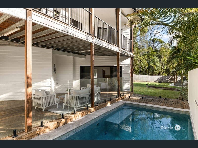 7 Joshua Place, Redland Bay — photo 1 of 5