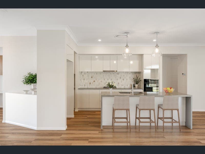 20 Mcewan Crescent, Kearneys Spring — photo 1 of 5