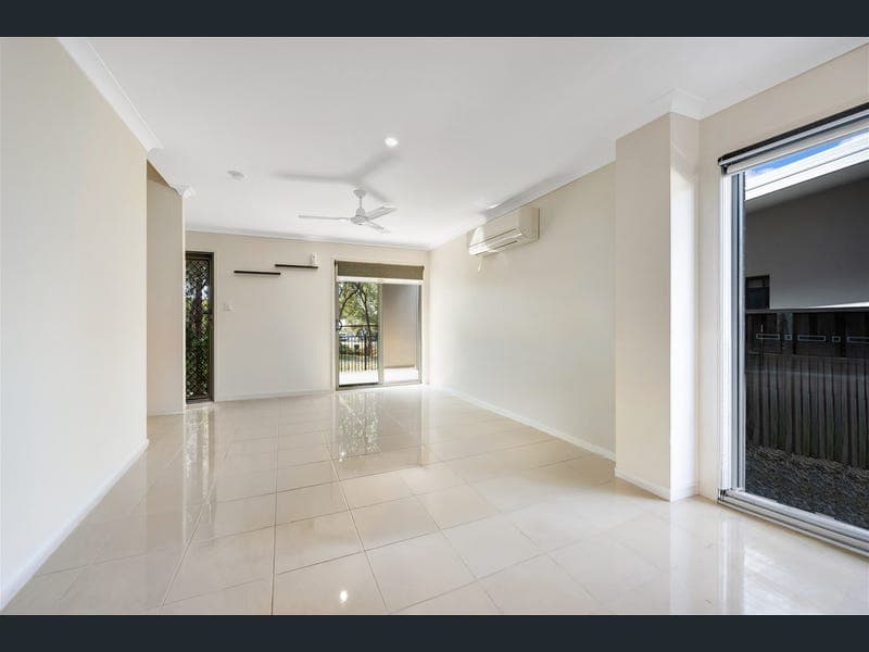 6 Wedgetail Road, Clinton — photo 1 of 5
