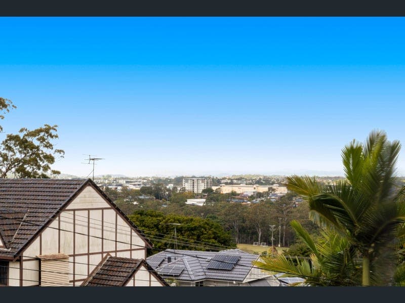 18 Azanian Street, Upper Mount Gravatt — photo 1 of 5