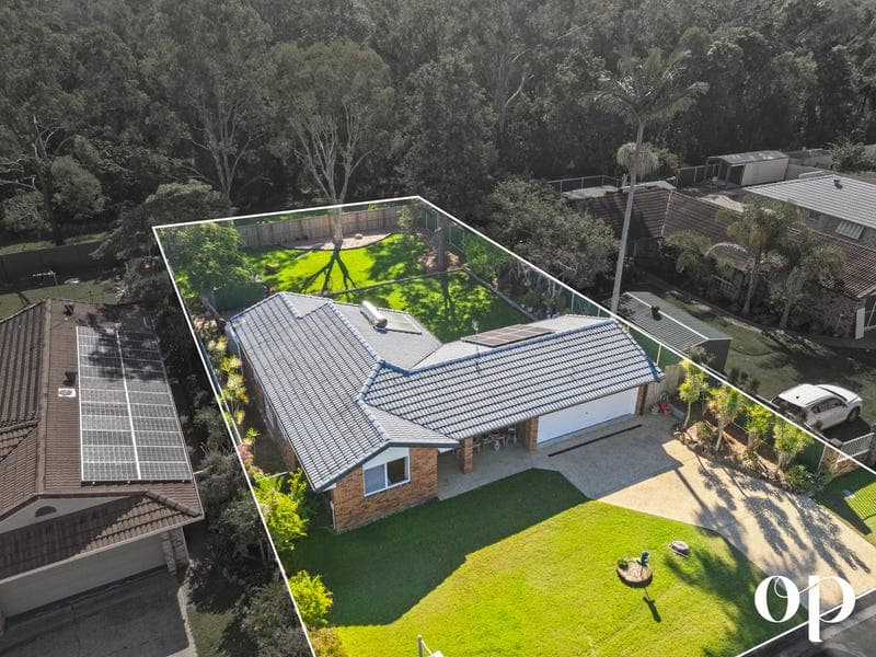198 Mildura Drive, Helensvale — photo 1 of 5