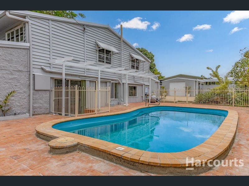 99 Torquay Road, Scarness — photo 1 of 5