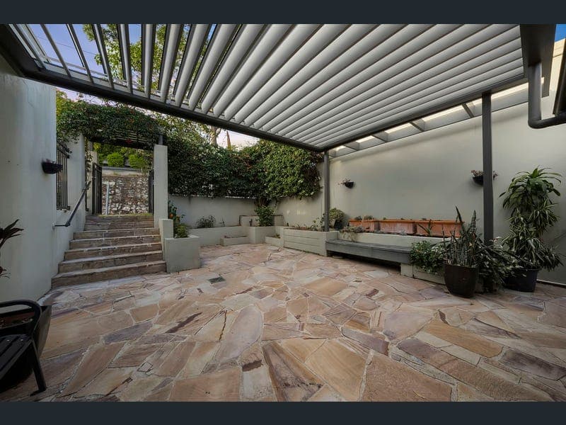 4A Glencairn Avenue, Indooroopilly — photo 1 of 5