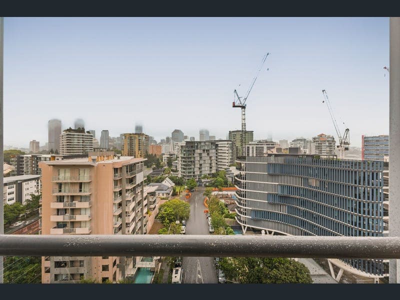 1114/188 Shafston Avenue, Kangaroo Point — photo 1 of 5