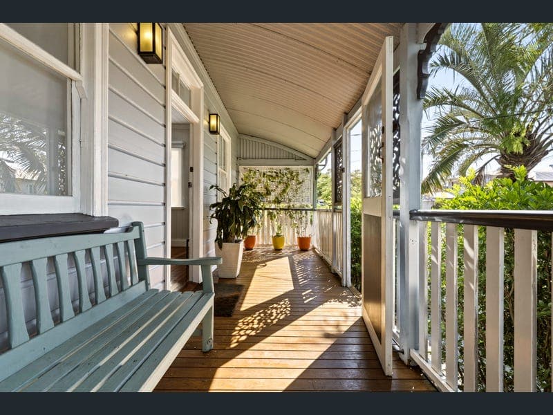 59 Salisbury Street, Woolloongabba — photo 1 of 5