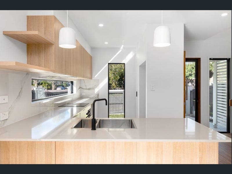 22 Erskine Avenue, Kedron — photo 1 of 5